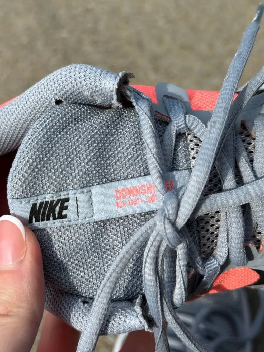 Nike Downshifter 9 Girls 3.5Y Gray Coral Sneakers Sporty Y2K Athleisure Gym 4109